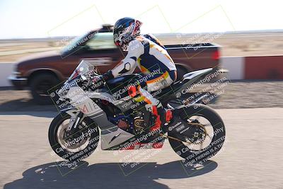 media/Nov-03-2025-Lets Ride (Mon) [[4d74c1c4d3]]/B Group/Grid/